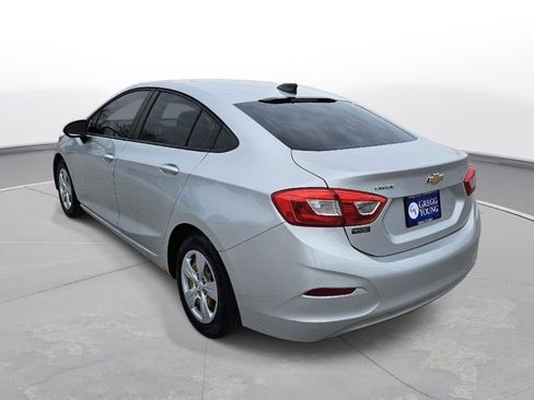 Used 2017 Chevrolet Cruze LS image 7