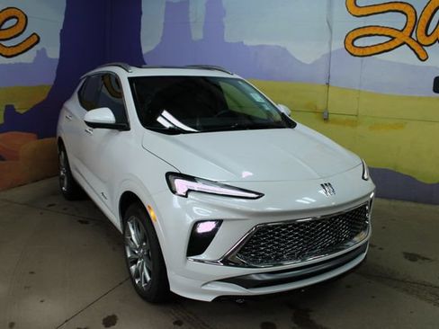 Used 2025 Buick Encore GX Avenir w/ Avenir Technology Package AWD/4WD image 2
