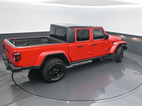 Certified 2022 Jeep Gladiator Willys image 39