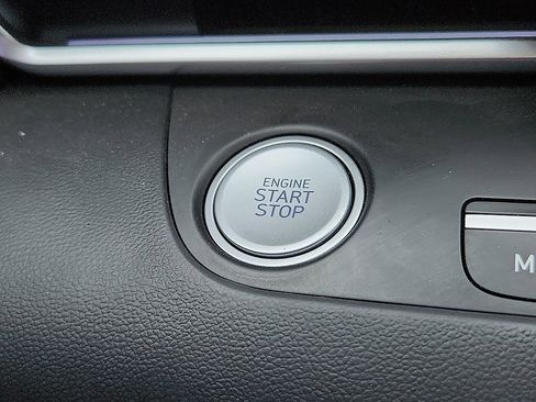 Used 2024 Hyundai Elantra Blue image 10