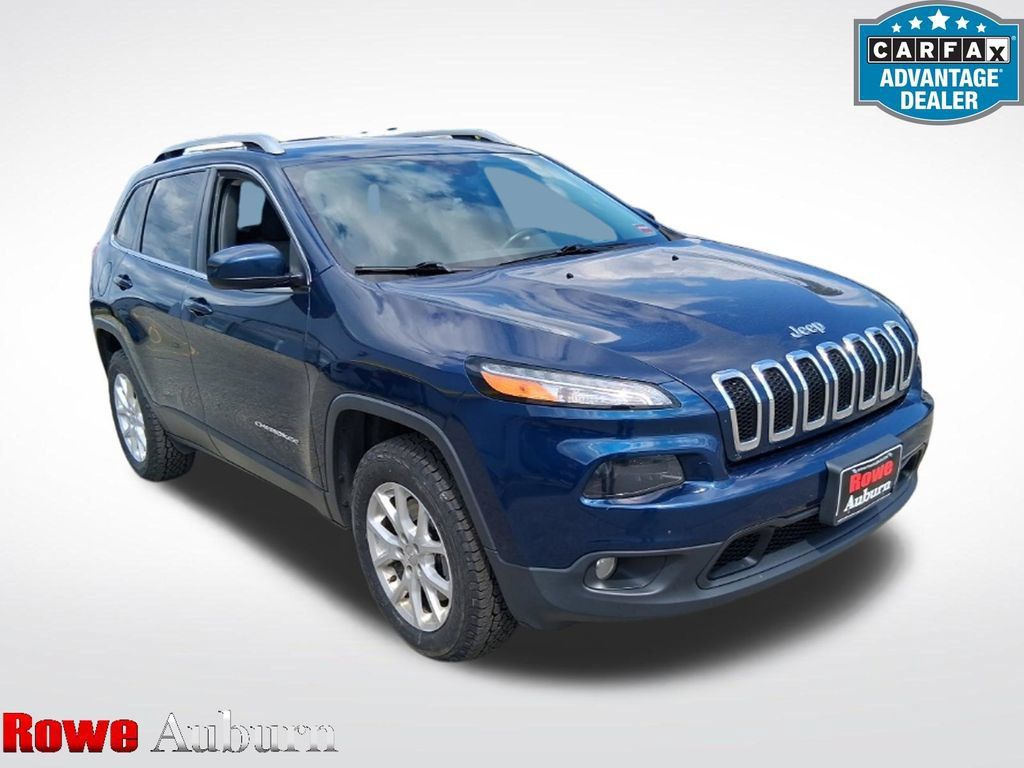 Used 2018 Jeep Cherokee Latitude w/ Cold Weather Group AWD/4WD image 1