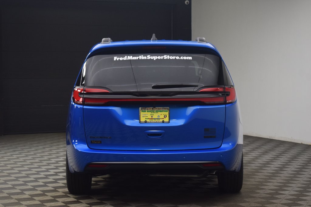 New 2027 Chrysler Pacifica Select AWD/4WD image 11