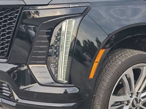 Certified 2025 Cadillac Escalade Sport Platinum AWD/4WD image 9