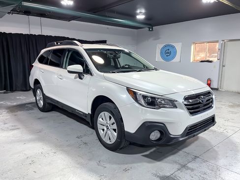 Used 2019 Subaru Outback 2.5i Premium image 2