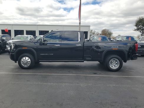 Used 2025 GMC Sierra 3500 Denali Ultimate image 6