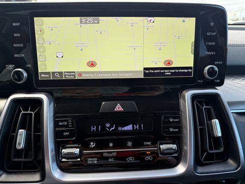 Used 2023 Kia Sorento EX image 16