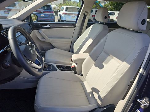 Certified 2023 Volkswagen Tiguan SE w/ Panoramic Sunroof Package image 13