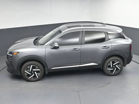 Used 2025 Nissan Kicks SV w/ SV Premium Package FWD image 35
