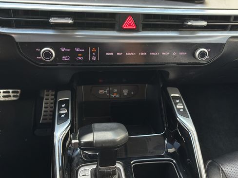 Used 2024 Kia Sorento SX FWD image 21