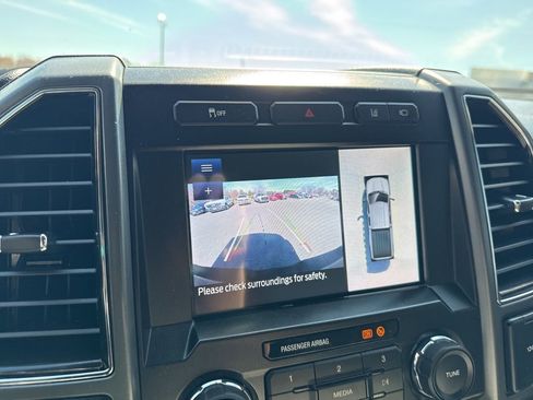 Used 2022 Ford F250 XLT w/ Black Appearance Package image 17