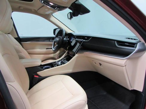 Used 2021 Jeep Grand Cherokee L Limited AWD/4WD image 18