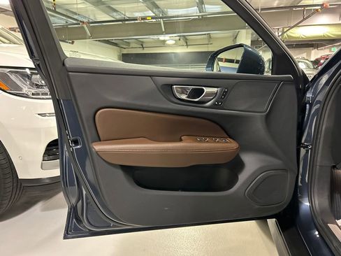 Certified 2025 Volvo V60 B5 Cross Country Plus AWD/4WD image 10