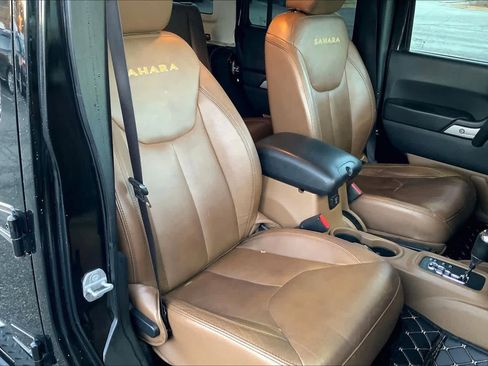 Used 2014 Jeep Wrangler Unlimited Sahara w/ Mopar Chrome Edition Group image 8