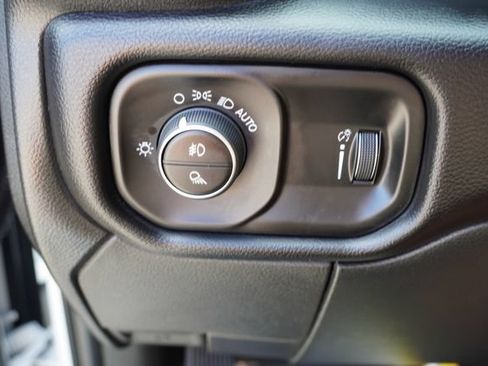 Used 2025 RAM 2500 Big Horn AWD/4WD image 24