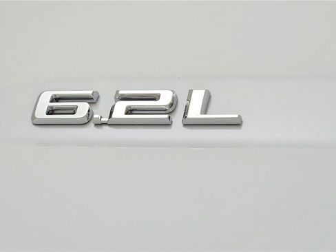New 2026 Chevrolet Silverado 1500 High Country w/ Technology Package AWD/4WD image 9