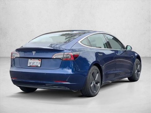 Used 2019 Tesla Model 3 Mid Range image 5