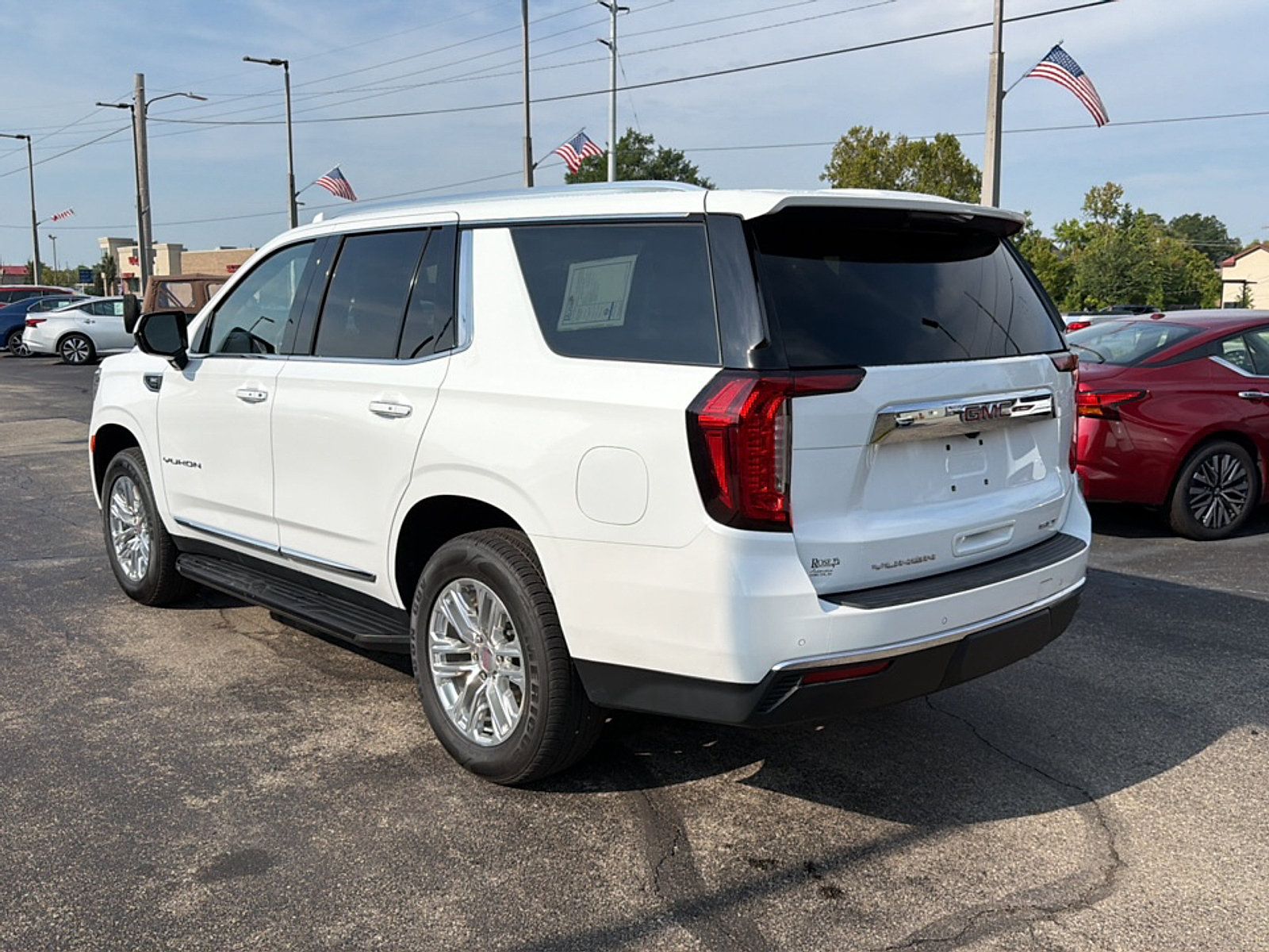 Used 2024 GMC Yukon SLT AWD/4WD image 6