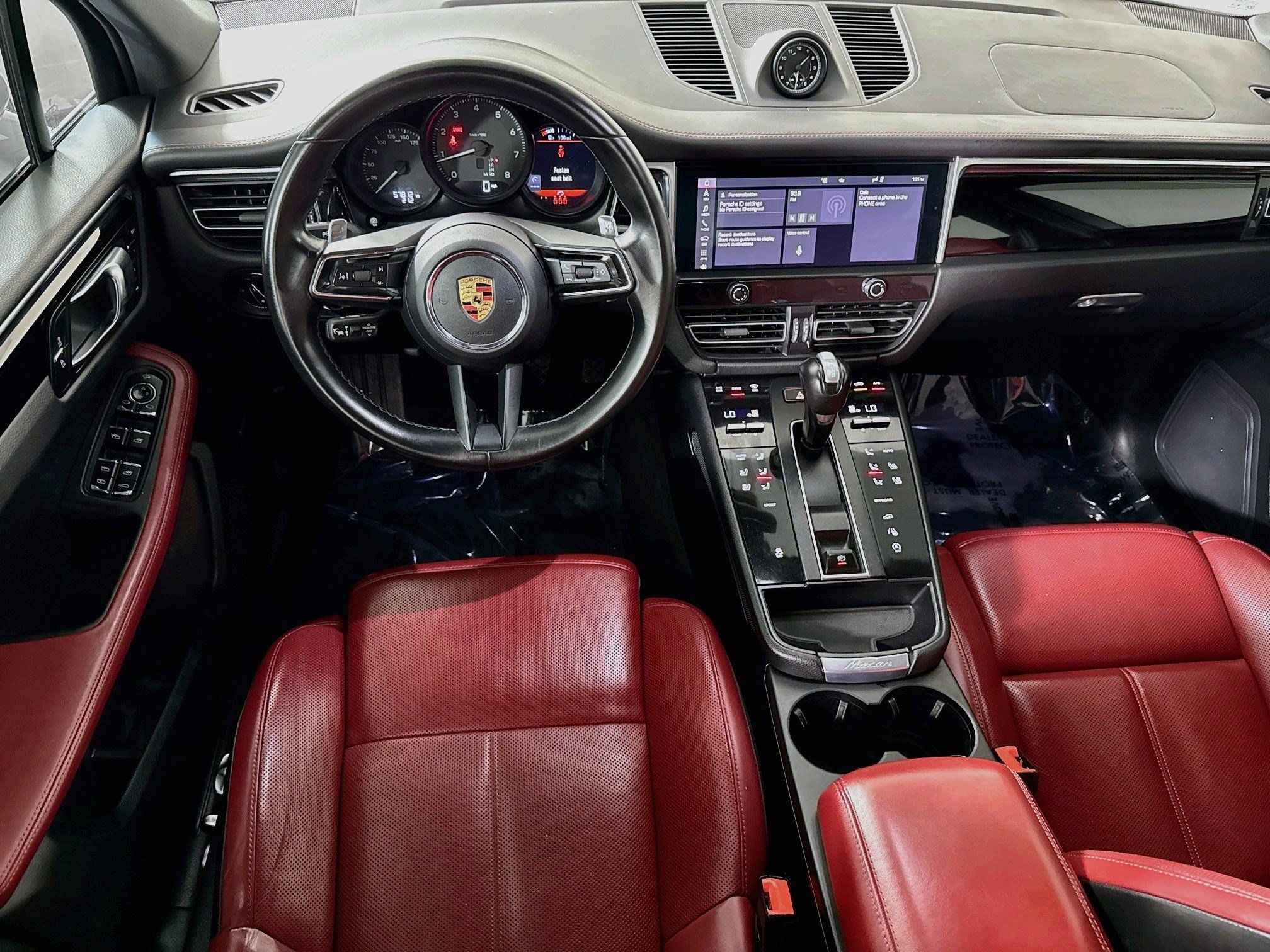 Used 2024 Porsche Macan AWD/4WD image 17