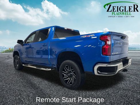 Used 2023 Chevrolet Silverado 1500 LT AWD/4WD image 3