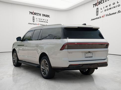 New 2026 Lincoln Navigator L Premier AWD/4WD image 5