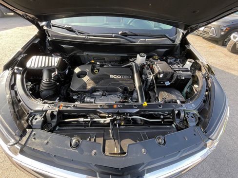 Used 2022 Chevrolet Equinox LS image 32