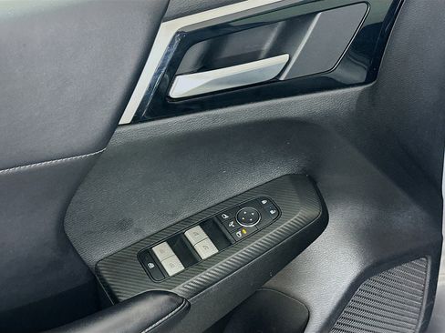 Used 2024 Mitsubishi Outlander SE image 15