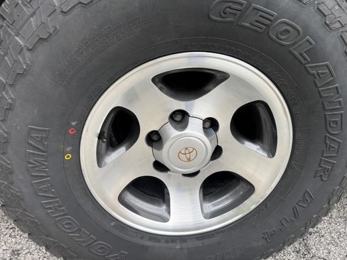 Used 1993 Toyota Land Cruiser Base AWD 4dr SUV image 29