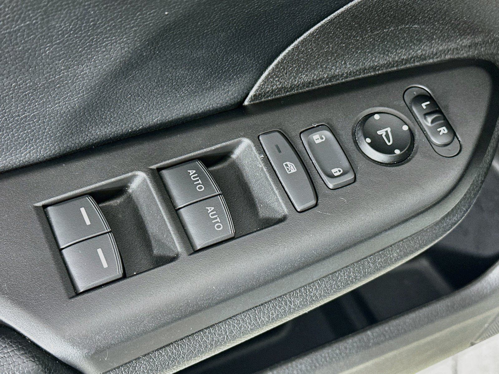 Used 2019 Honda Civic EX-L image 17