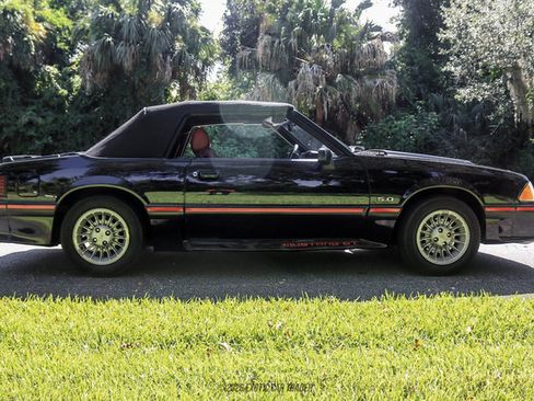 Used 1988 Ford Mustang GT RWD image 17
