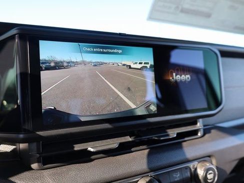 New 2025 Jeep Gladiator Sport image 21