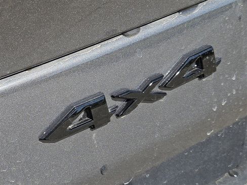 New 2025 Jeep Grand Cherokee Altitude image 12