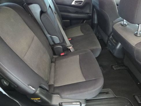 Used 2019 Nissan Pathfinder S FWD image 33