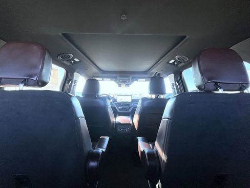 Used 2025 Ford Explorer Platinum w/ LUX Leather Package image 28