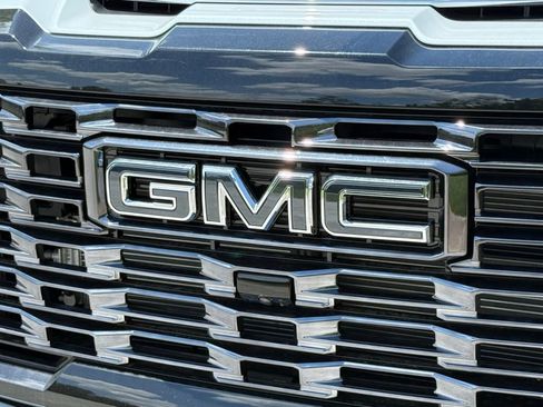New 2026 GMC Sierra 3500 Denali Ultimate AWD/4WD image 7