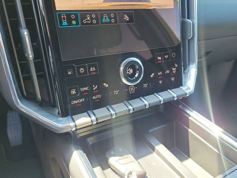 Used 2025 GMC Acadia Elevation w/ Elevation Premium Package FWD image 27