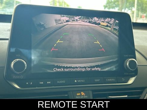 Used 2020 Nissan Altima 2.5 SL FWD image 11