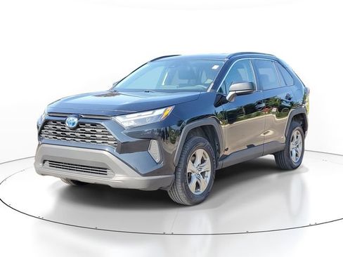 Used 2023 Toyota RAV4 LE AWD/4WD image 2