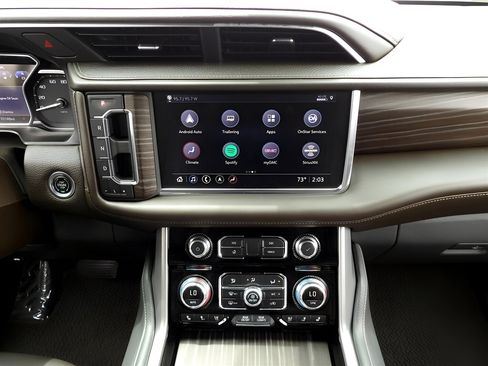 Used 2021 GMC Yukon Denali w/ Denali Premium Package image 22