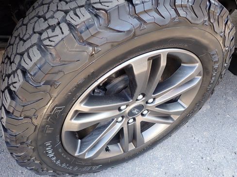 Used 2021 Ford F150 Lariat w/ Equipment Group 502A High AWD/4WD image 7