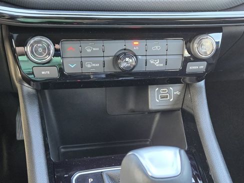 New 2026 Jeep Compass Latitude AWD/4WD image 60