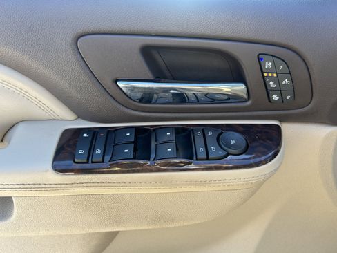 Used 2013 GMC Yukon XL Denali image 18