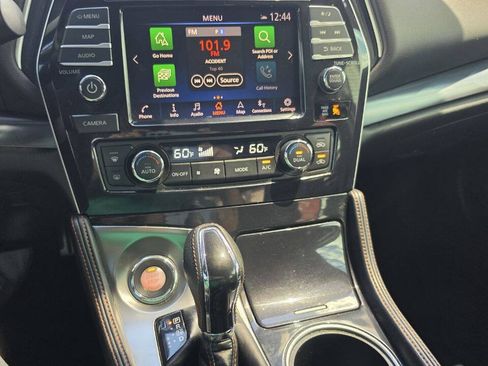 Used 2023 Nissan Maxima SR w/ Sport Mat Group FWD image 10