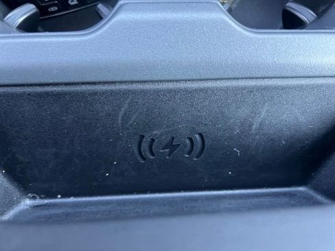 Used 2025 Land Rover Defender 110 X-Dynamic SE image 36