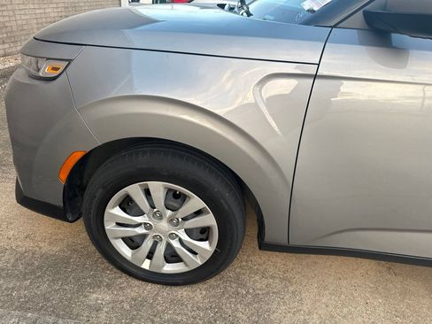 Used 2022 Kia Soul LX FWD image 8