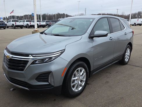Used 2024 Chevrolet Equinox LT image 11
