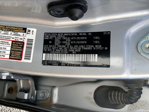 Used 2020 Toyota Highlander XLE FWD image 37