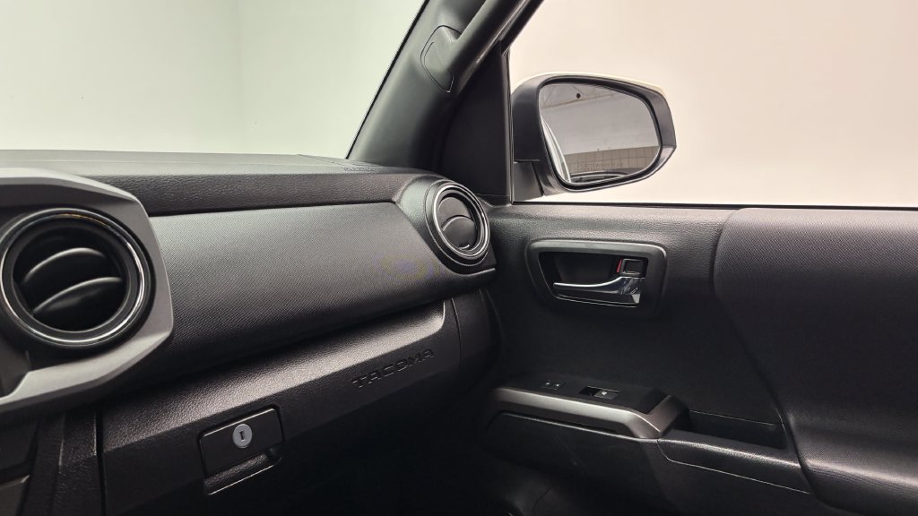 Used 2022 Toyota Tacoma TRD Sport RWD image 25