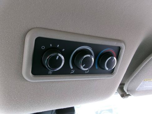 Used 2025 Chevrolet Express 3500 LT w/ LT Preferred Equipment Group RWD image 12
