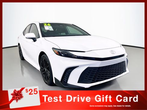 Used 2026 Toyota Camry SE FWD image 1