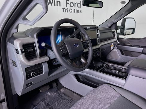 New 2026 Ford F450 4x4 Crew Cab Super Duty image 3